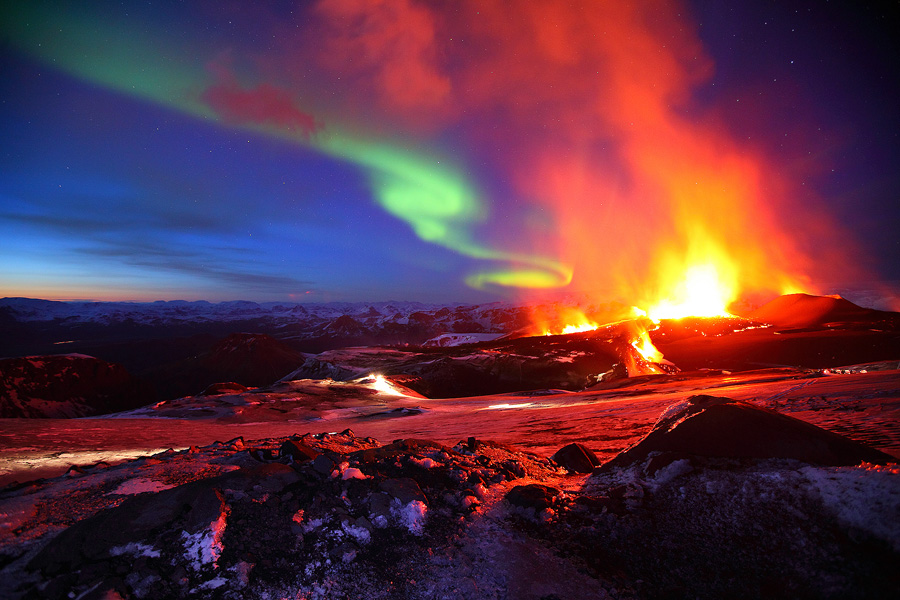 fimmvorduhals fissure volcano eruption eyjafjallajokull